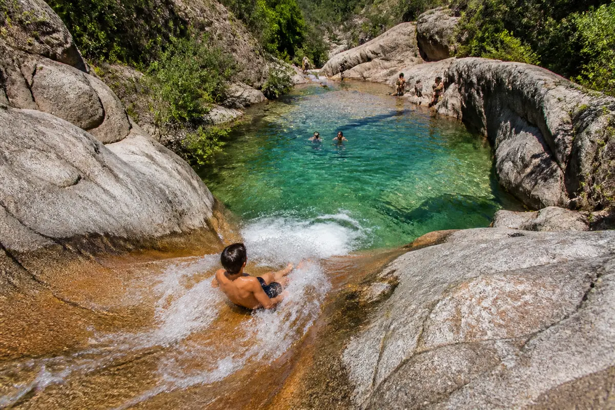 Canyon du Pulischellu à Bavella : guide, toboggans &amp; astuces