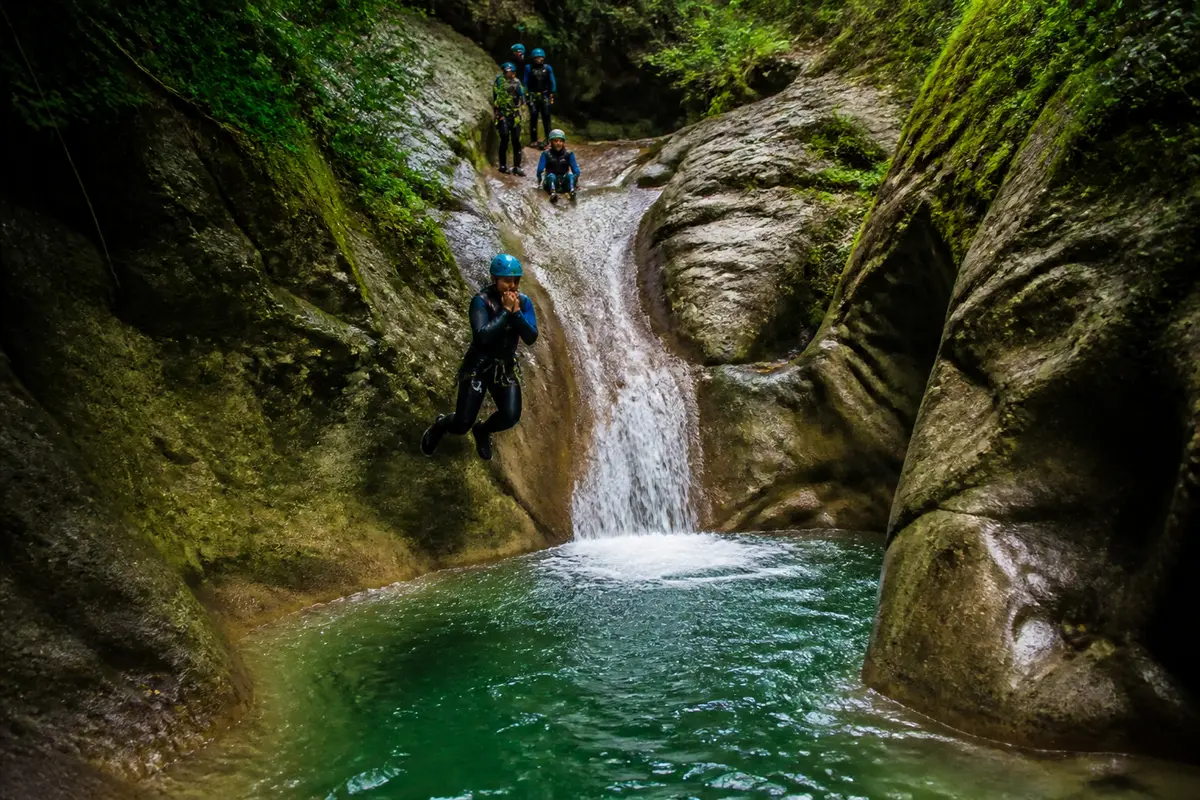 Canyoning facile au canyon du Versoud près de Grenoble