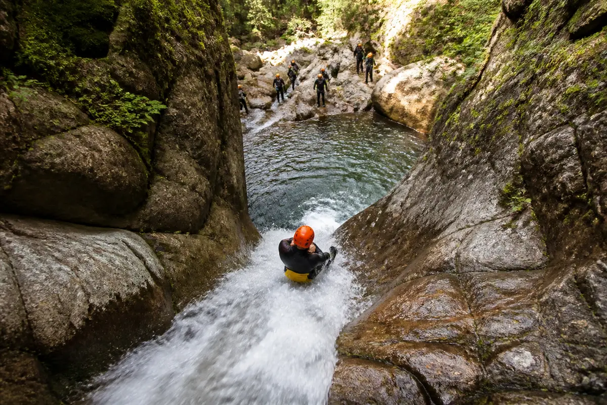 Canyoning dans les Vosges : guide, canyons &amp; aventure ✅